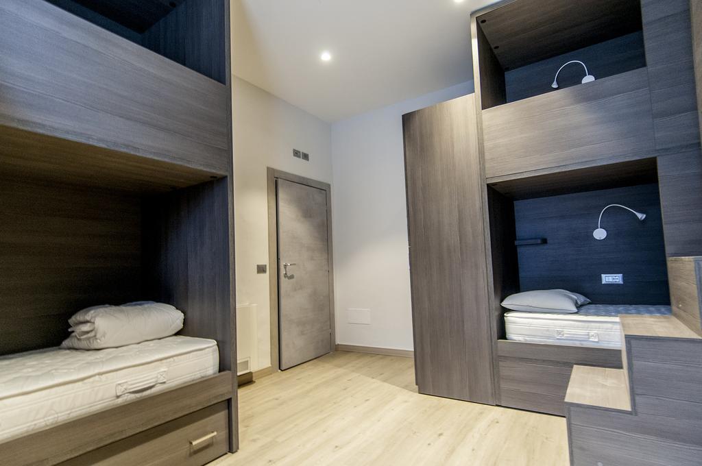 Campione Del Garda Surf House Hostel Pieve  ภายนอก รูปภาพ