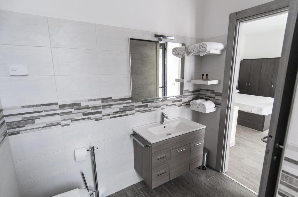 Campione Del Garda Surf House Hostel Pieve  ภายนอก รูปภาพ