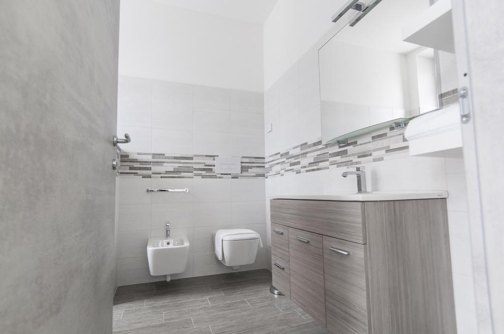 Campione Del Garda Surf House Hostel Pieve  ภายนอก รูปภาพ